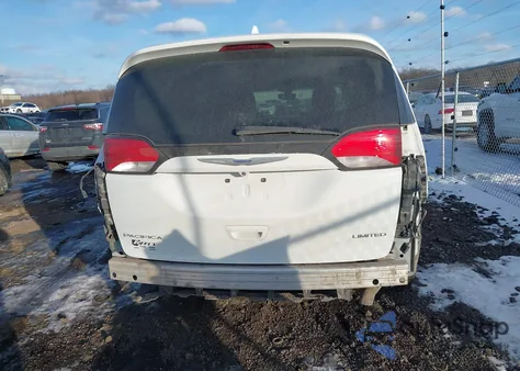 2018 Chrysler Pacifica Limited z USA, uszkodzony, nr VIN 2C4RC1GG4JR232681